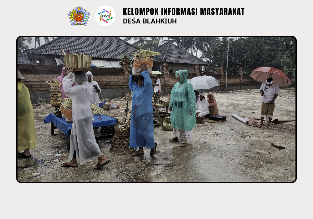 Upacara Melaspas di Area Parkir Nyekah Masal Desa Blahkiuh - Image 6