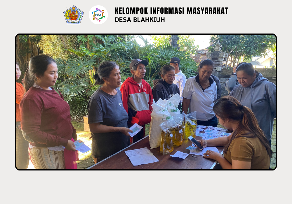 Penyaluran Bahan Pangan Beras dan Minyak Goreng dari Kementerian Koordinator Bidang Pangan Republik Indonesia di Kantor Perbekel Blahkiuh - Image 4
