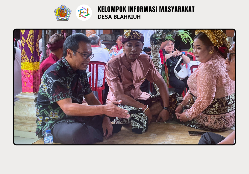 Serah Terima Akta Nikah di Banjar Tengah Desa Blahkiuh - Image 3