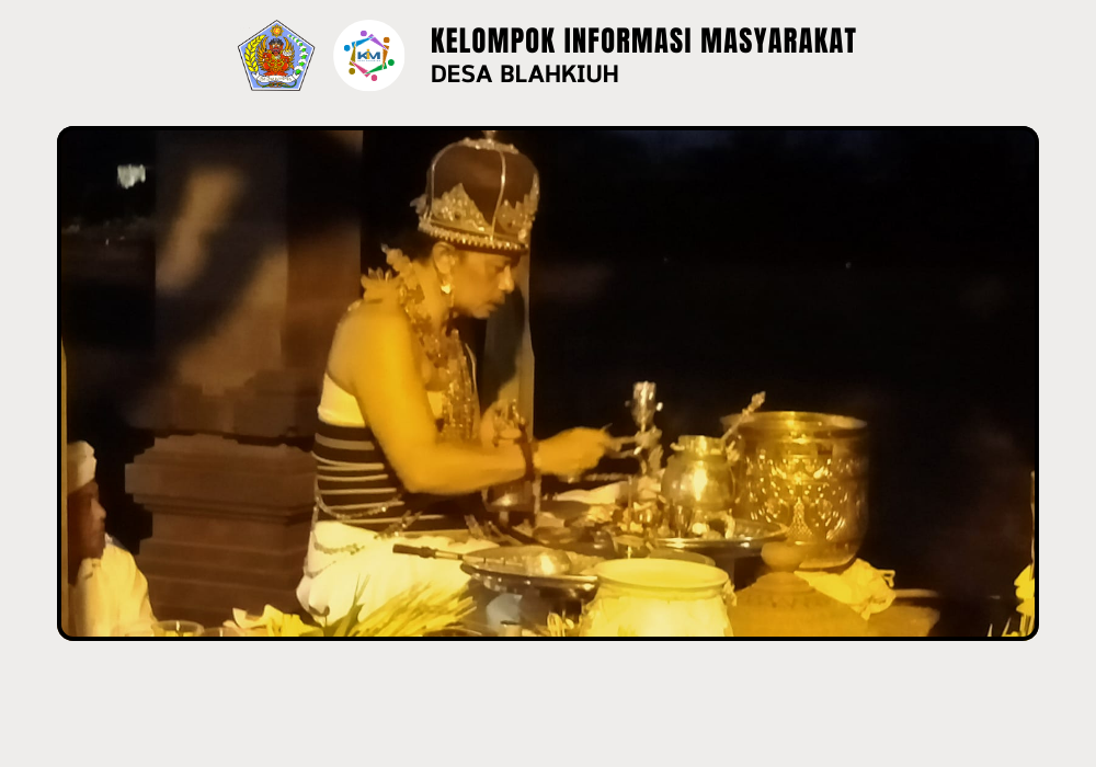 Upacara Melasti Desa Adat Blahkiuh ke Pantai Batu Bolong Menjelang Hari Raya Nyepi - Image 2