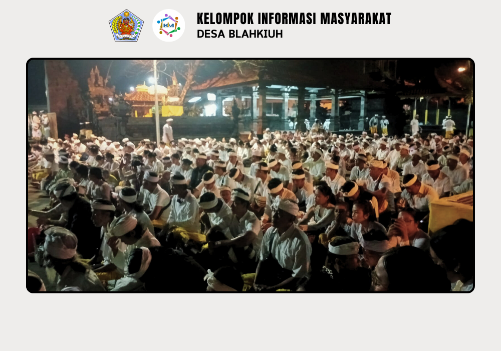 Upacara Melasti Desa Adat Blahkiuh ke Pantai Batu Bolong Menjelang Hari Raya Nyepi - Image 4