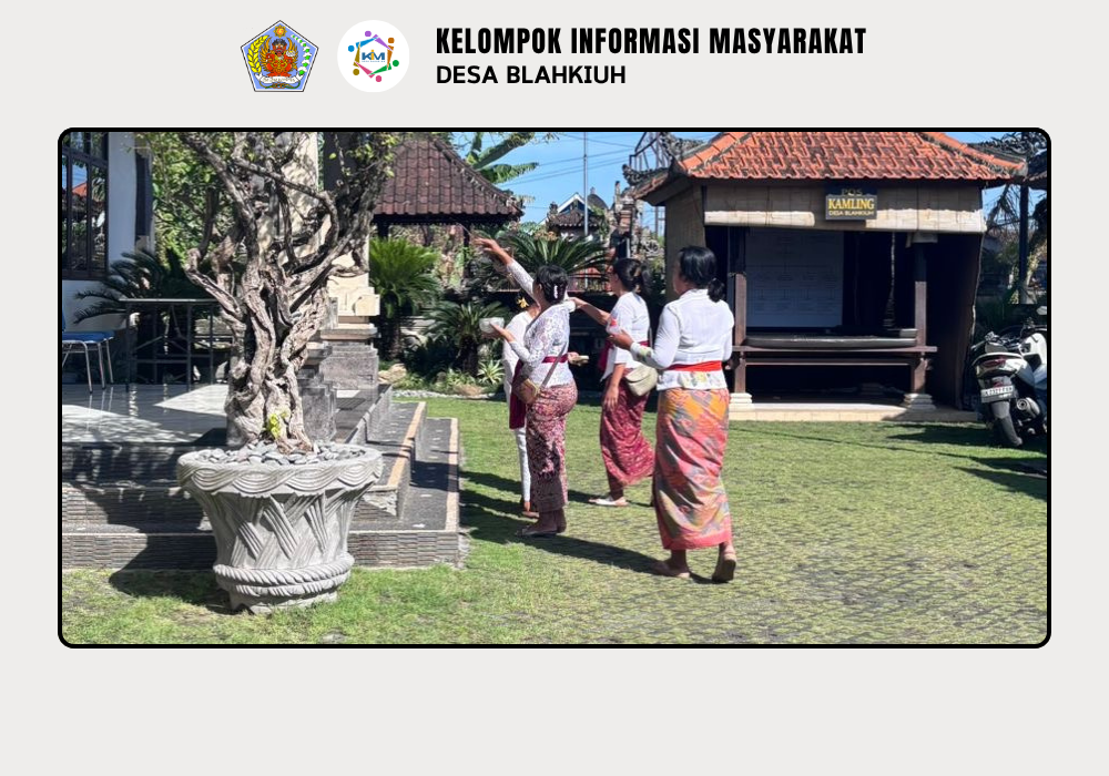 Sembahyang Bersama Tumpek Wariga di Kantor Perbekel Blahkiuh Berlangsung Penuh Kebersamaan - Image 3