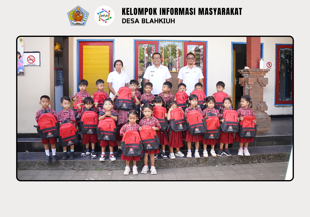 Kegiatan Serah Terima Seragam TK Singasari I dan TK Singasari II Desa Blahkiuh - Image 10