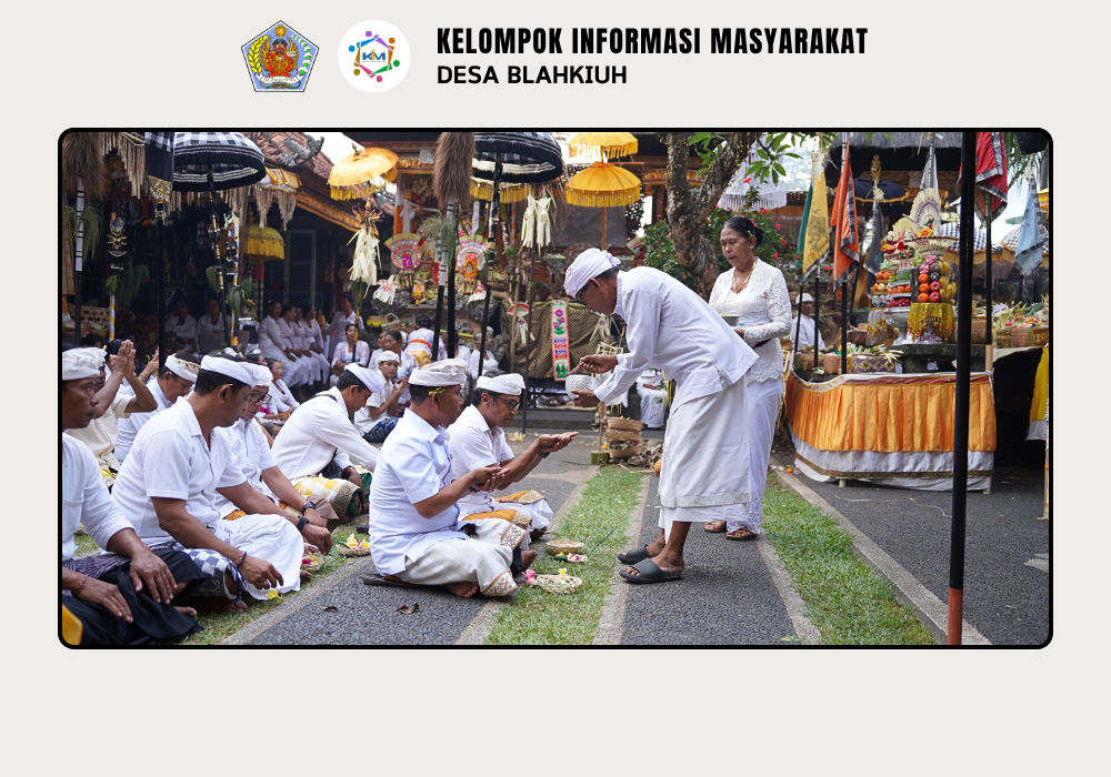 Nyaksiang Piodalan Mejabe Jero di Pura Dalem Swargan Banjar Kembangsari, Desa Blahkiuh - Image 7