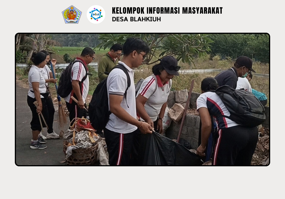 Kerja Bakti Kebersihan Lingkungan di Area Pura Dalem Gede Desa Adat Blahkiuh - Image 5