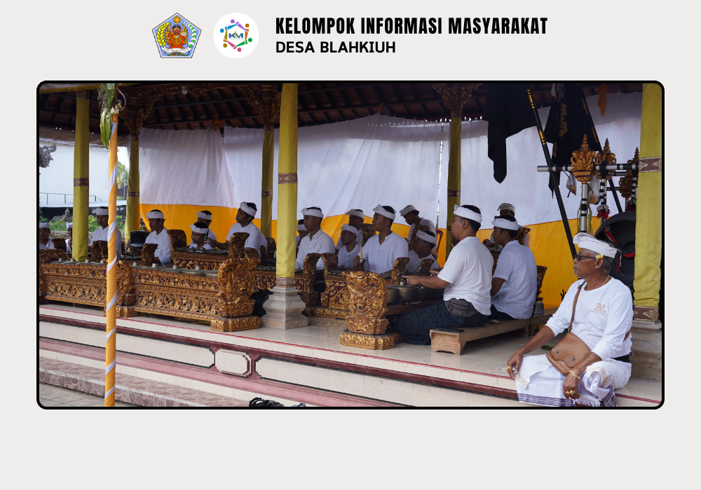 Serah Terima Upakara Piodalan di Pura Desa Lan Puseh Desa Adat Blahkiuh - Image 2