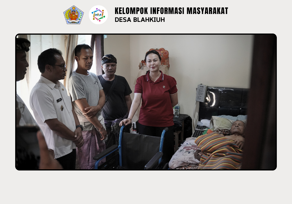 Penyerahan Kursi Roda dari Anggota DPRD Badung Ibu Putu Yunita Oktarini, S.E. di Banjar Benehkawan, Desa Blahkiuh - Image 3