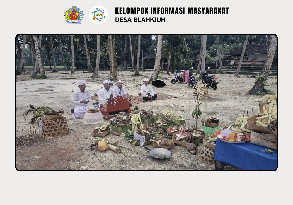 Upacara Melaspas di Area Parkir Nyekah Masal Desa Blahkiuh - Image 2