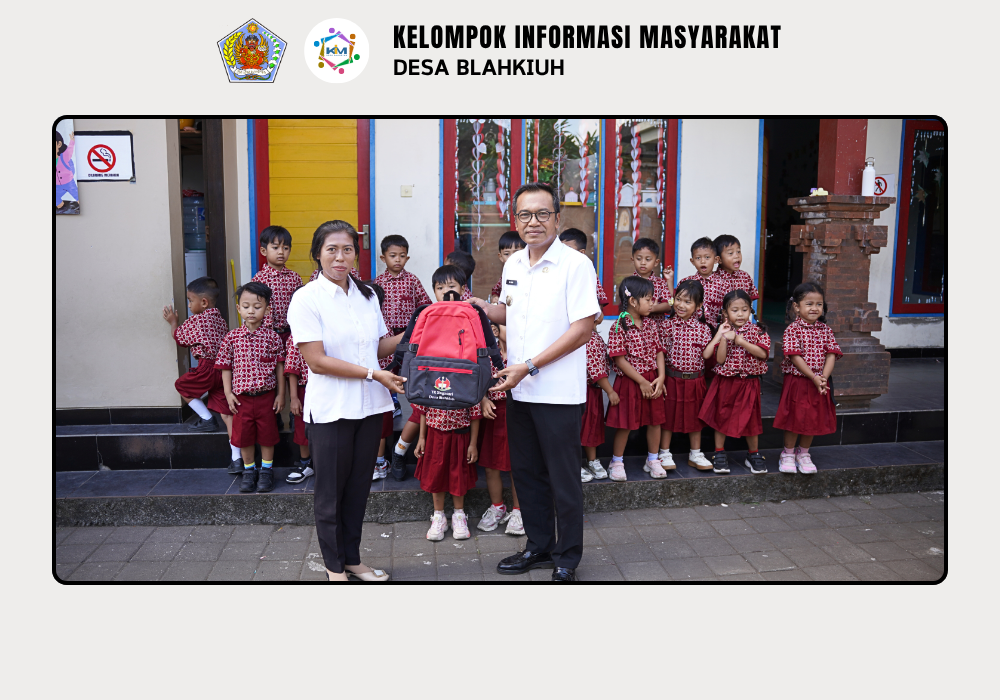 Kegiatan Serah Terima Seragam TK Singasari I dan TK Singasari II Desa Blahkiuh - Image 9