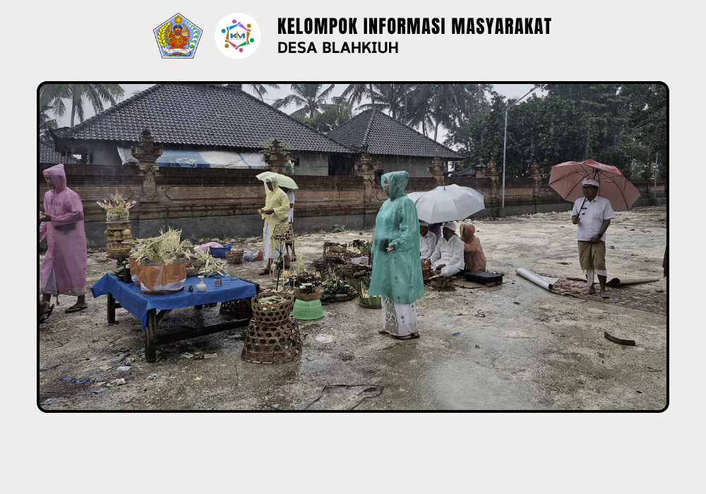 Upacara Melaspas di Area Parkir Nyekah Masal Desa Blahkiuh - Image 5