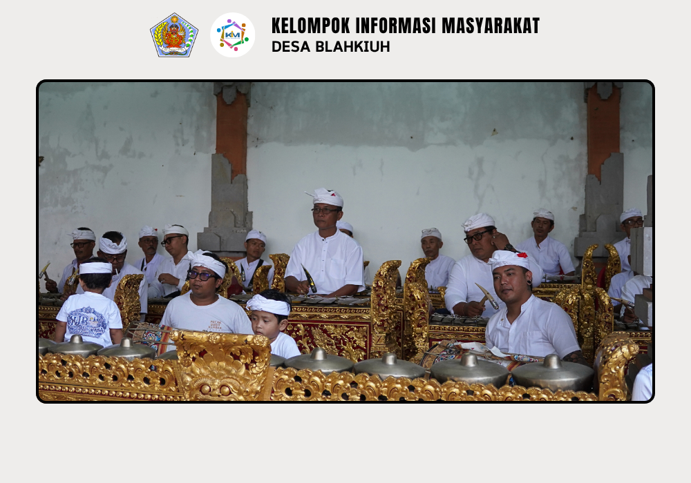 Nyaksiang Piodalan Mejabe Jero di Pura Dalem Swargan Banjar Kembangsari, Desa Blahkiuh - Image 9