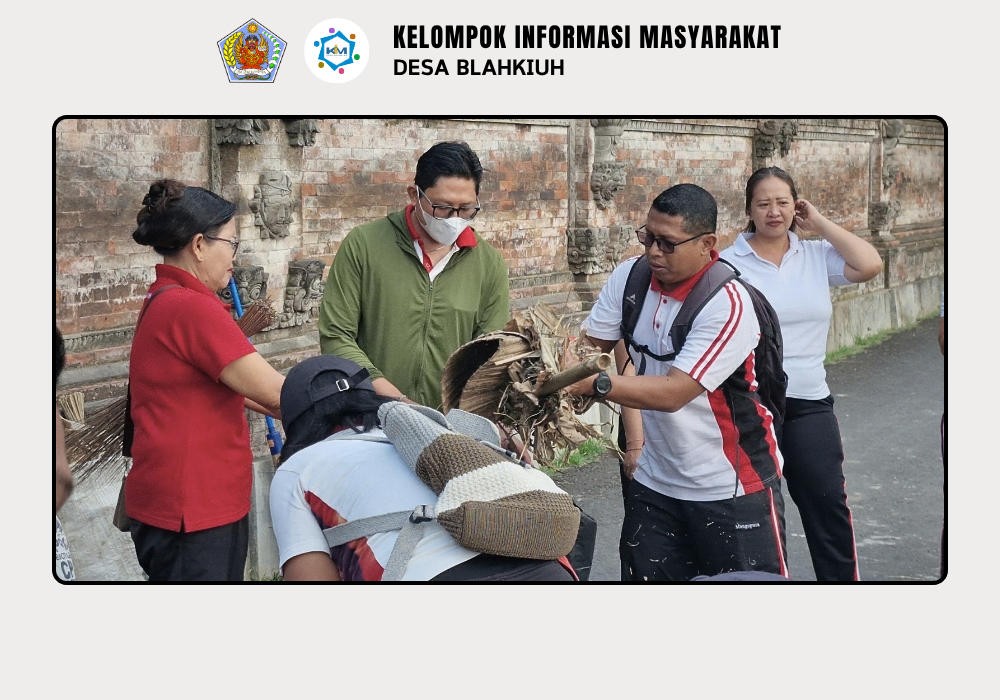 Kerja Bakti Kebersihan Lingkungan di Area Pura Dalem Gede Desa Adat Blahkiuh - Image 6