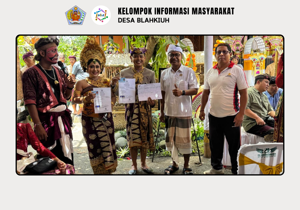 Serah Terima Akta Nikah di Banjar Tengah Desa Blahkiuh - Image 3