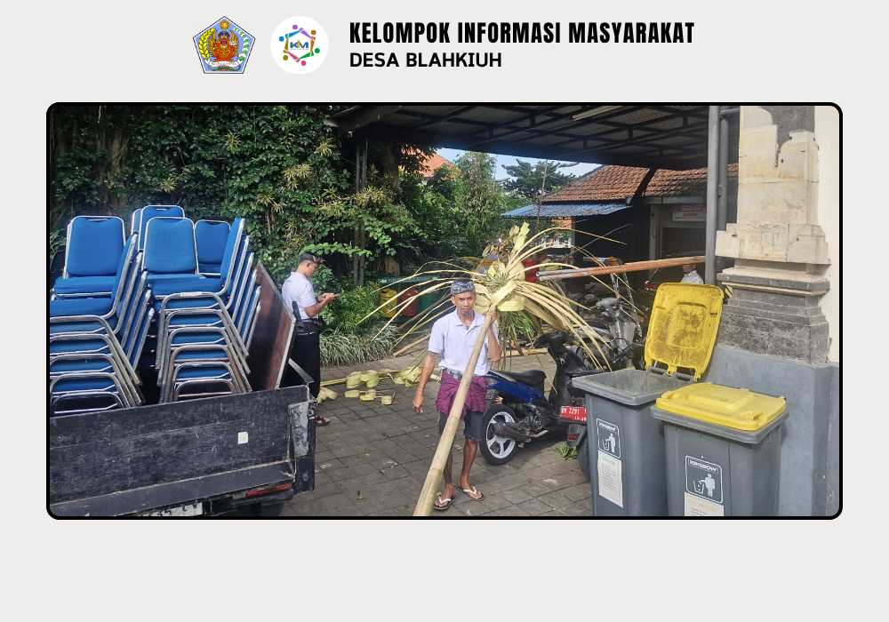 Persiapan Upacara Piodalan di Padmasana Kantor Perbekel Blahkiuh - Image 6