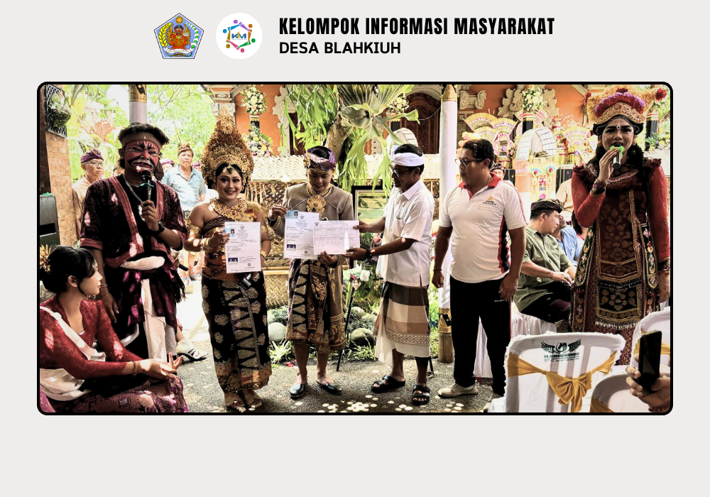 Serah Terima Akta Nikah di Banjar Tengah Desa Blahkiuh - Image 2