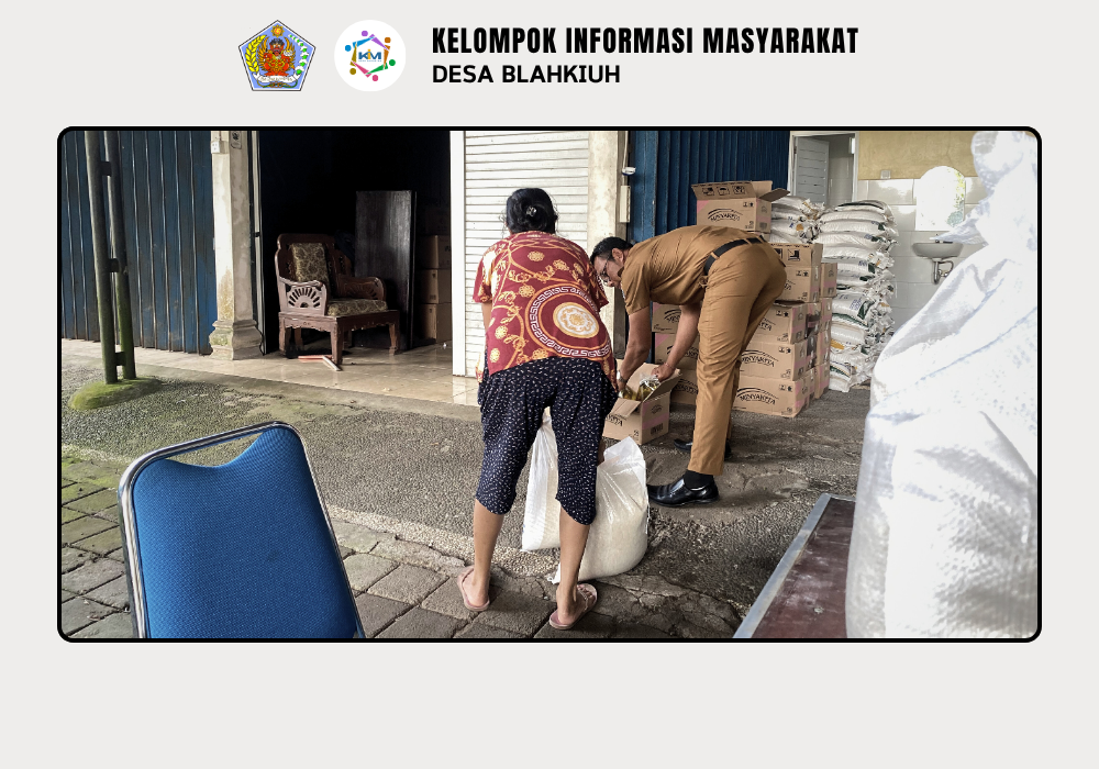 Penyaluran Bahan Pangan Beras dan Minyak Goreng dari Kementerian Koordinator Bidang Pangan Republik Indonesia di Kantor Perbekel Blahkiuh - Image 10