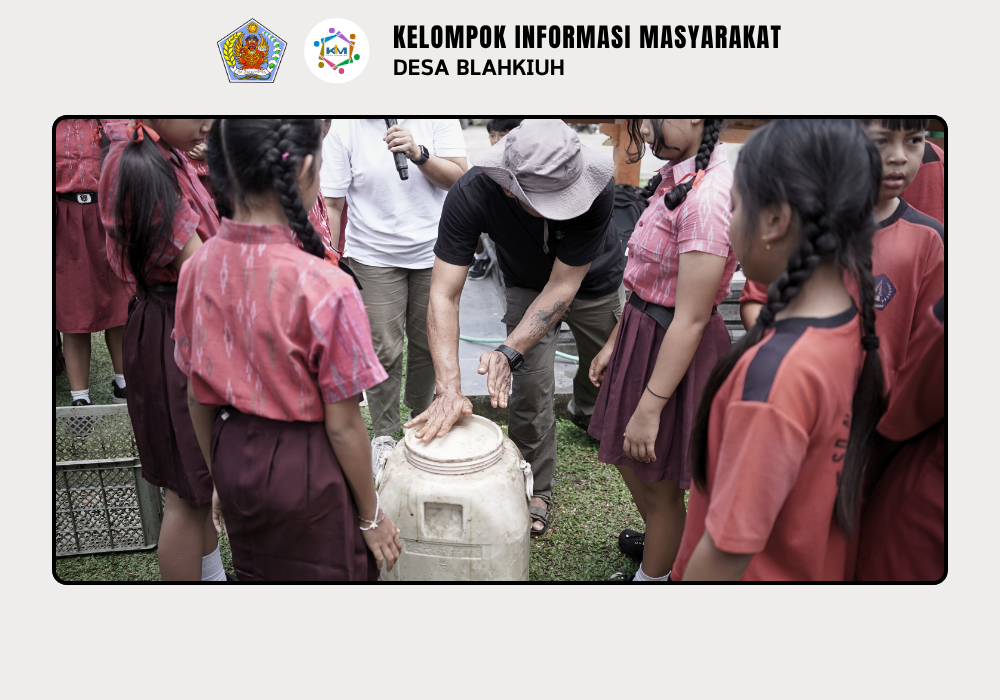 Program Taman Kreatif di TPS 3R Kubon Ampas Sari Edukasi Siswa SD Olah Sampah Jadi Eco Enzyme - Image 10