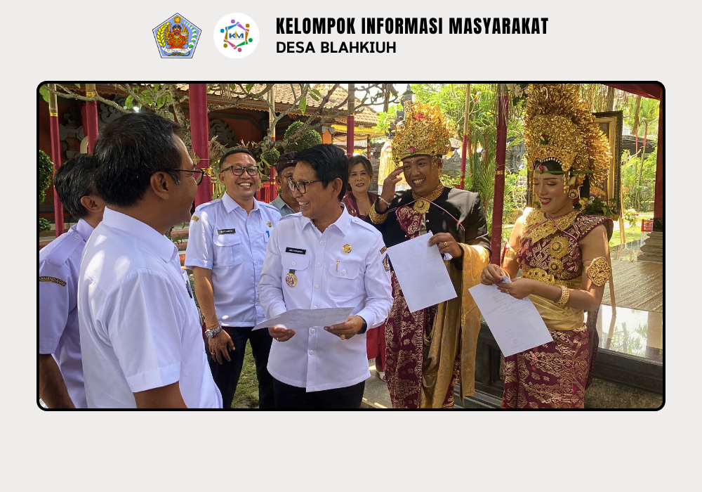 Serah Terima Akta Nikah di Banjar Tengah Desa Blahkiuh - Image 2