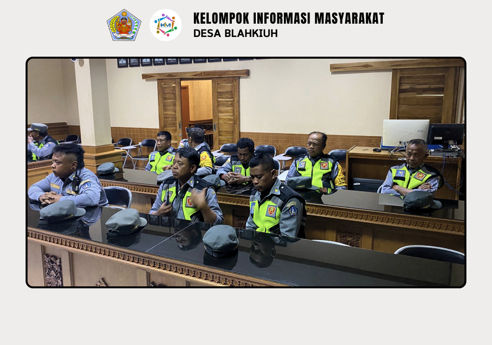 Linmas Desa Blahkiuh Melaksanakan Ronda di Wilayah Desa Blahkiuh - Image 4