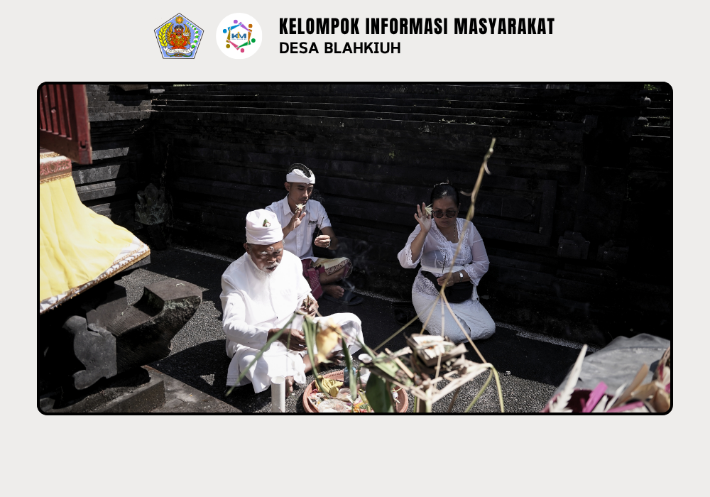 Serah Terima Upakara Piodalan di Pura Gunung Sari Banjar Tengah, Desa Blahkiuh - Image 4