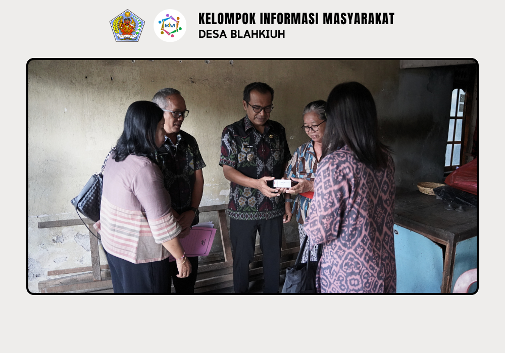 Penyerahan Bantuan Kursi Roda, Alat Bantu Dengar, dan Sembako dari Dinas Sosial Kabupaten Badung untuk Warga Desa Blahkiuh yang Membutuhkan - Image 5