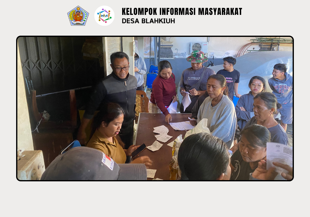 Penyaluran Bahan Pangan Beras dan Minyak Goreng dari Kementerian Koordinator Bidang Pangan Republik Indonesia di Kantor Perbekel Blahkiuh - Image 3