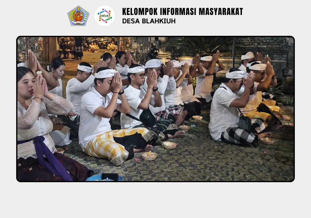 Upacara Ngaluhur Piodalan Padmasana Kantor Perbekel Blahkiuh - Image 8