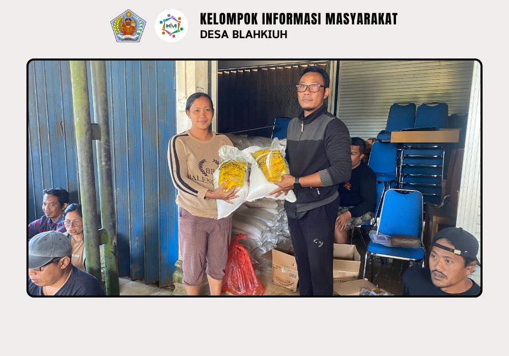 Penyaluran Bahan Pangan Beras dan Minyak Goreng dari Kementerian Koordinator Bidang Pangan Republik Indonesia di Kantor Perbekel Blahkiuh - Image 8