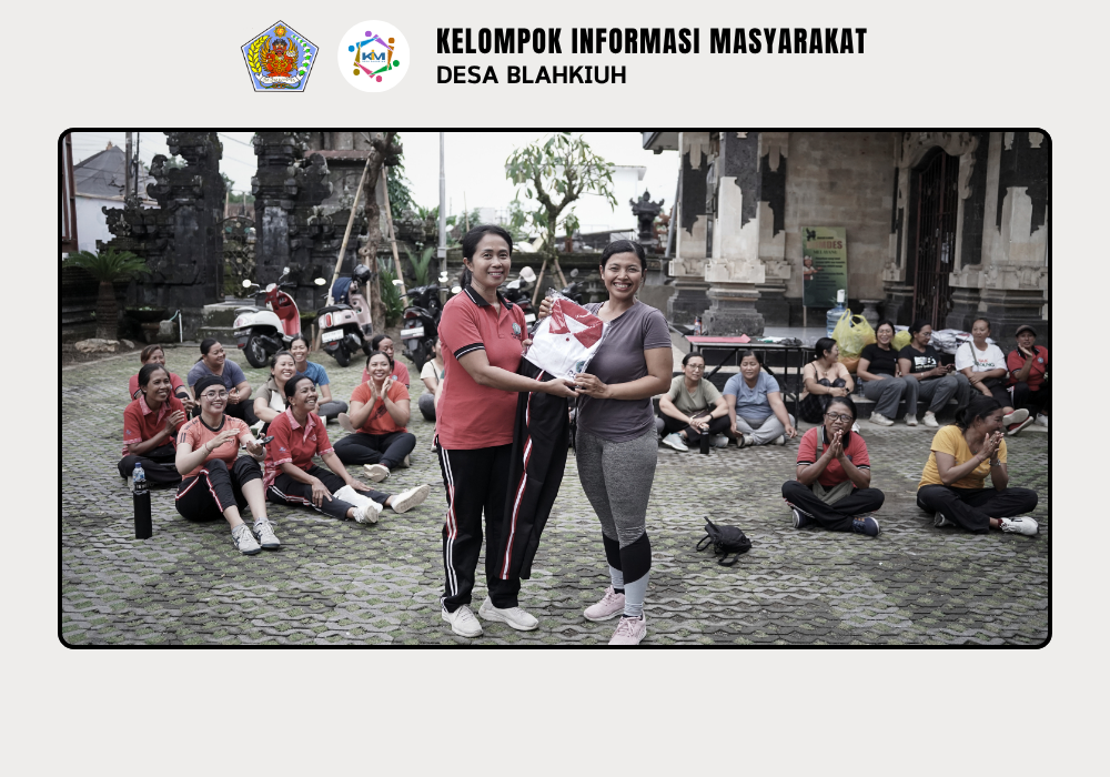 Serah Terima Pakaian Olahraga Senam PKK Desa Blahkiuh - Image 8