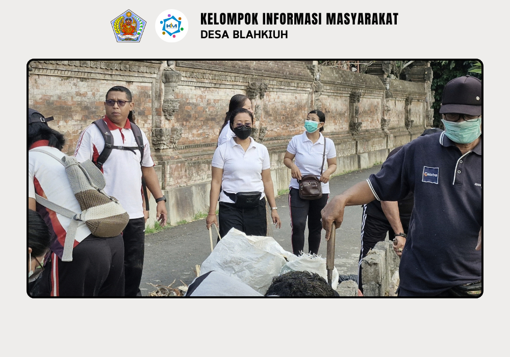 Kerja Bakti Kebersihan Lingkungan di Area Pura Dalem Gede Desa Adat Blahkiuh - Image 4