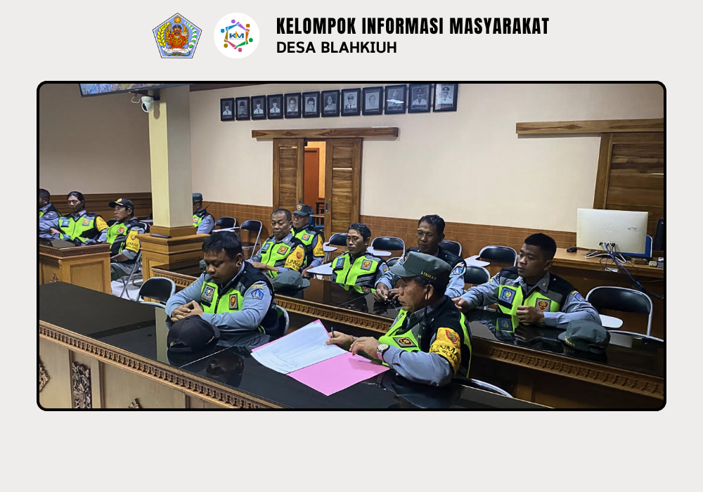 Linmas Desa Blahkiuh Melaksanakan Ronda di Wilayah Desa Blahkiuh - Image 5