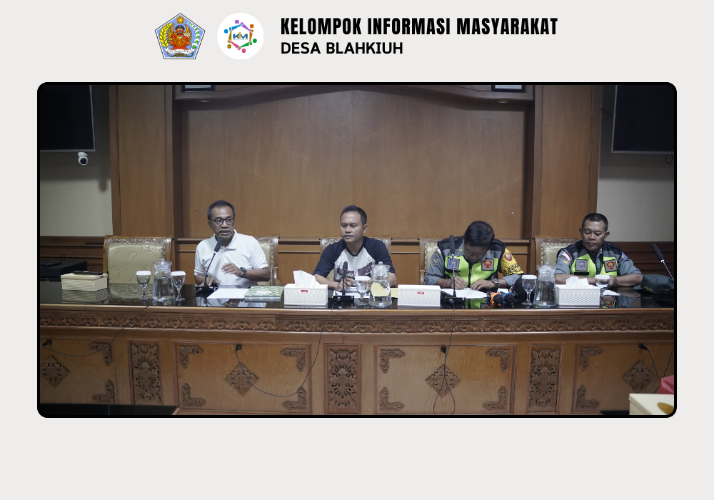 Rapat Rutin Linmas Desa Blahkiuh Bahas Ronda Malam dan Evaluasi Kegiatan, Sekaligus Penyerahan Seragam Baru - Image 2