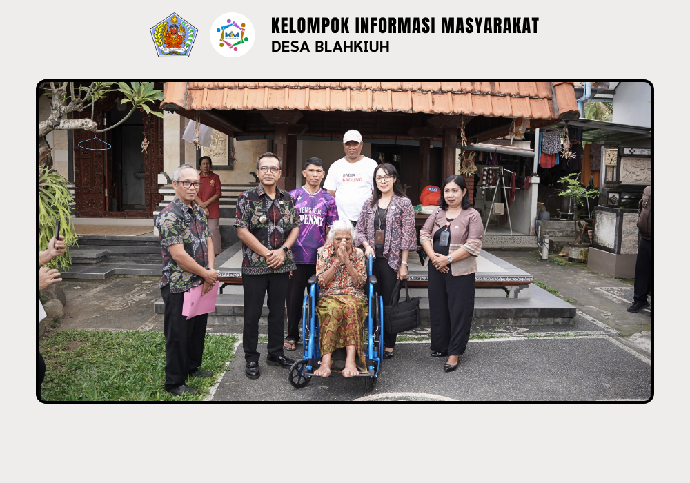 Penyerahan Bantuan Kursi Roda, Alat Bantu Dengar, dan Sembako dari Dinas Sosial Kabupaten Badung untuk Warga Desa Blahkiuh yang Membutuhkan - Image 3