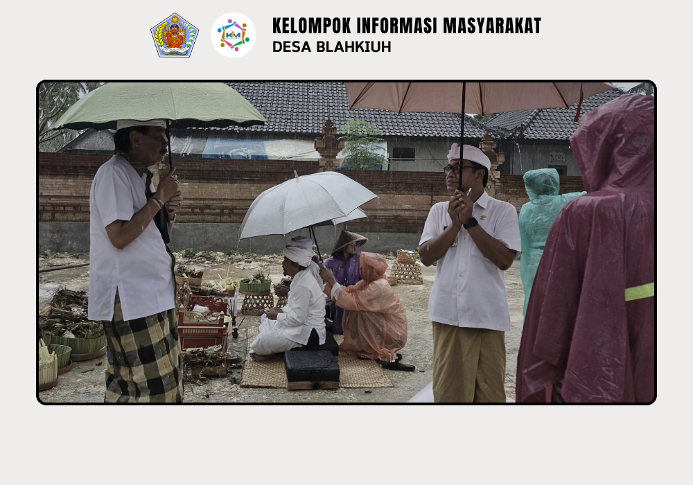 Upacara Melaspas di Area Parkir Nyekah Masal Desa Blahkiuh - Image 4