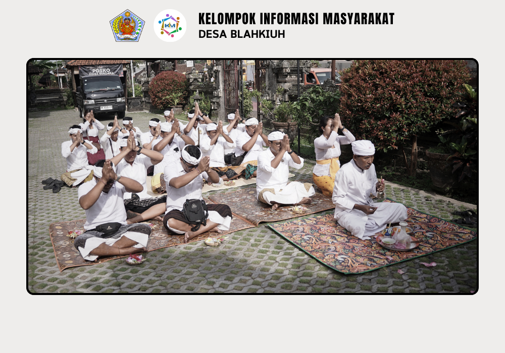 Persembahyangan Bersama dalam Rangka Tumpek Wariga di Kantor Perbekel Blahkiuh - Image 5
