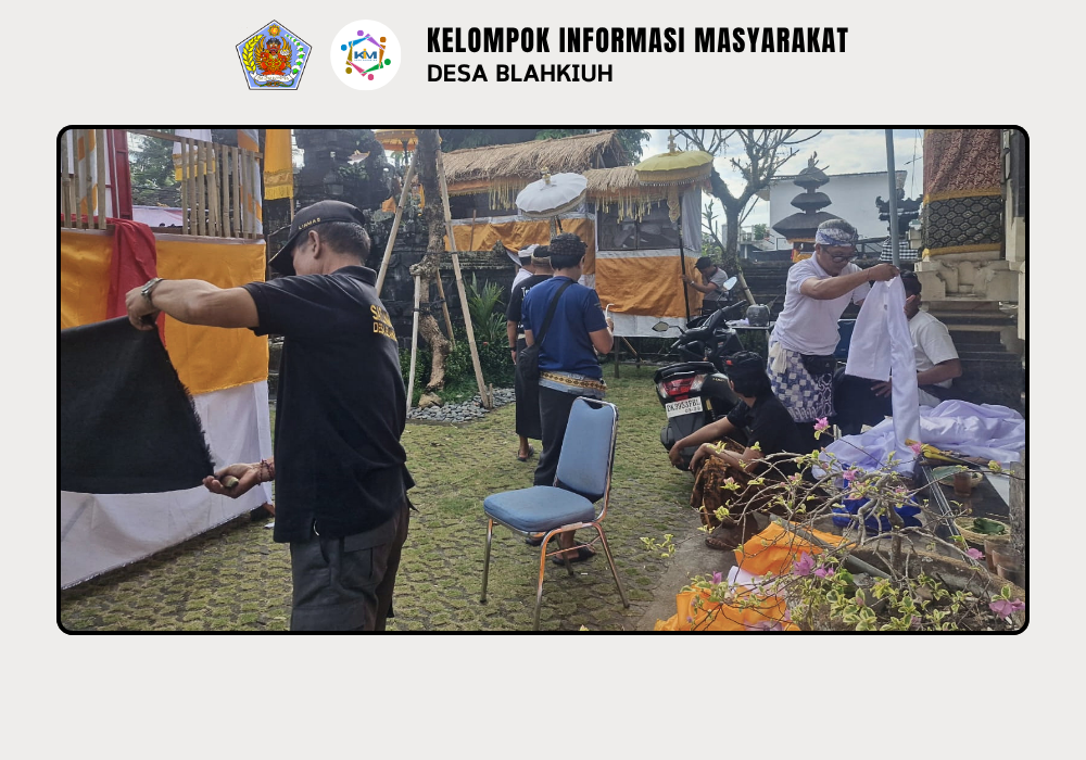 Persiapan Upacara Piodalan di Padmasana Kantor Perbekel Blahkiuh - Image 5