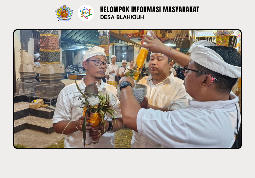 Upacara Ngaluhur Piodalan Padmasana Kantor Perbekel Blahkiuh - Image 2