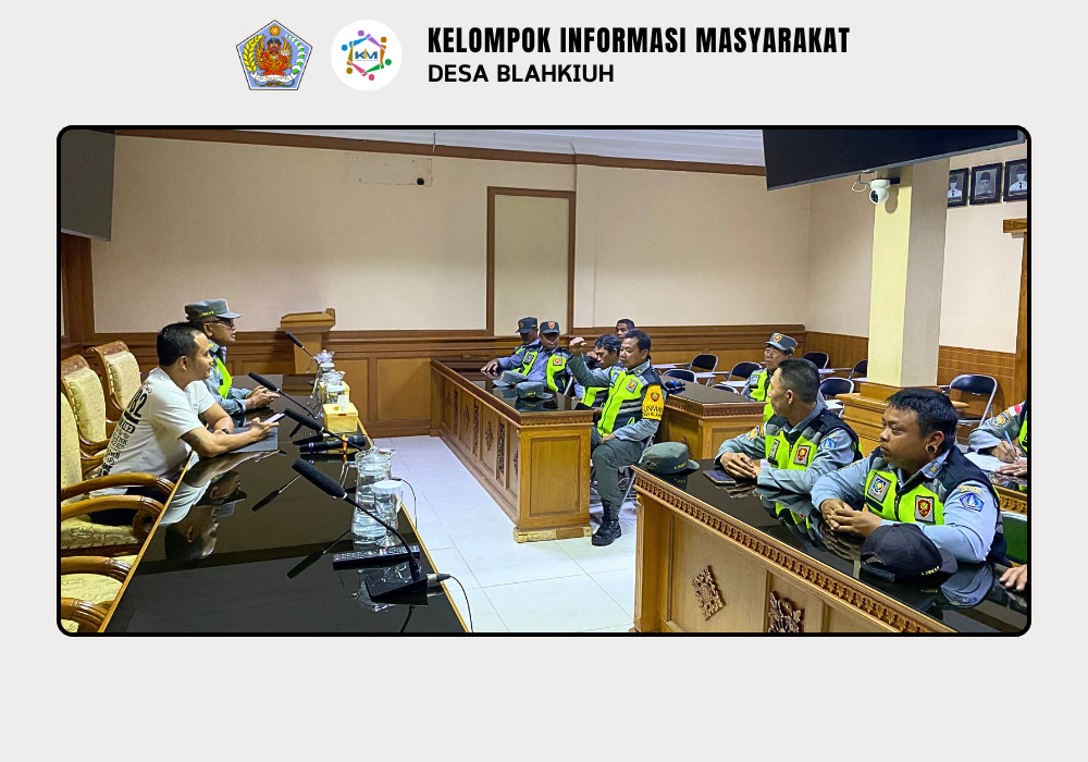 Linmas Desa Blahkiuh Melaksanakan Ronda di Wilayah Desa Blahkiuh - Image 2